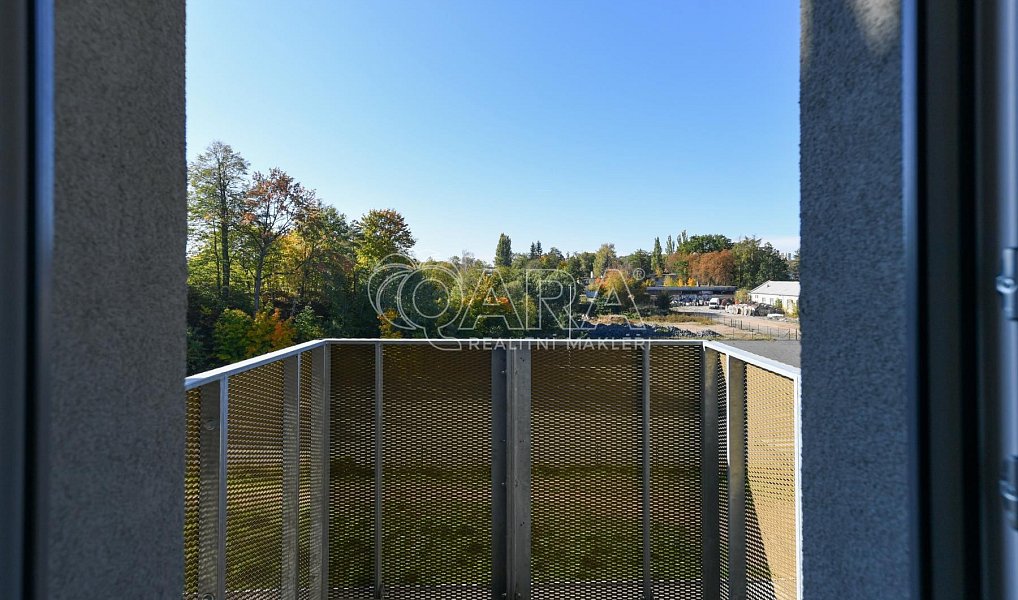 Pronájem bytu 1+kk 32 m², Benešov – náhled fotky 2