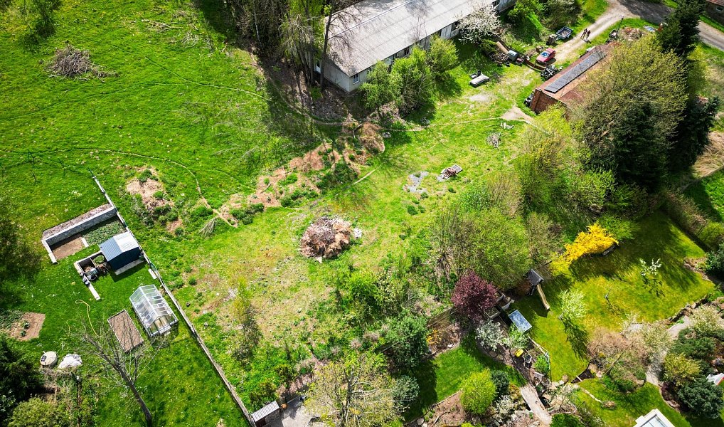 Prodej stavebního pozemku 1 878 m², Velké Popovice – náhled fotky 10