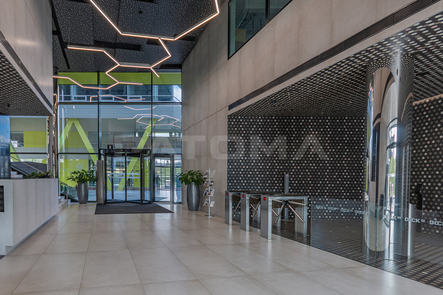 Pronájem kanceláře 330 m² – fotografie 4