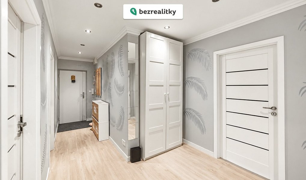 Prodej bytu 3+1 77 m², Praha – náhled fotky 2
