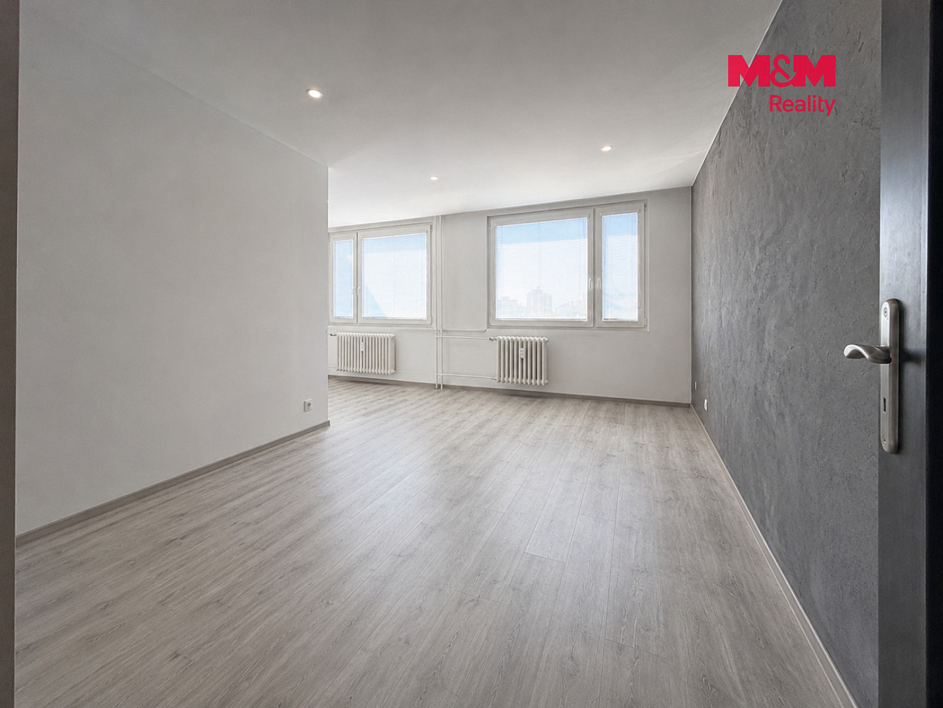 Pronájem bytu 3+kk 68 m² — photo 2