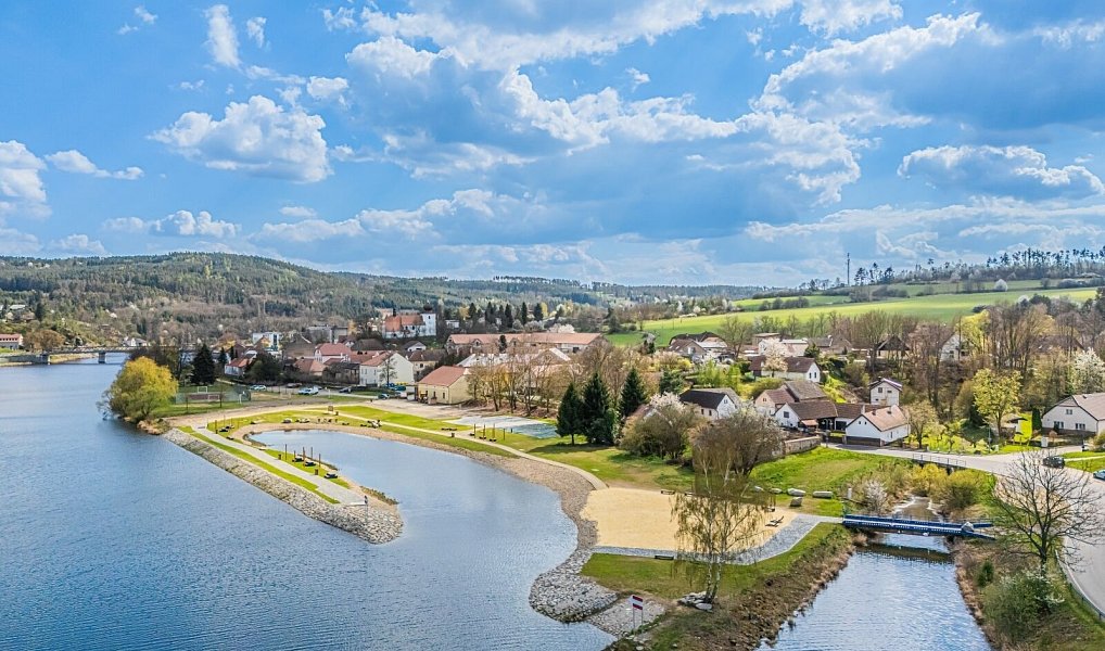 Prodej domu 363 m² s pozemkem 1 345 m², Kamýk nad Vltavou – náhled fotky 33