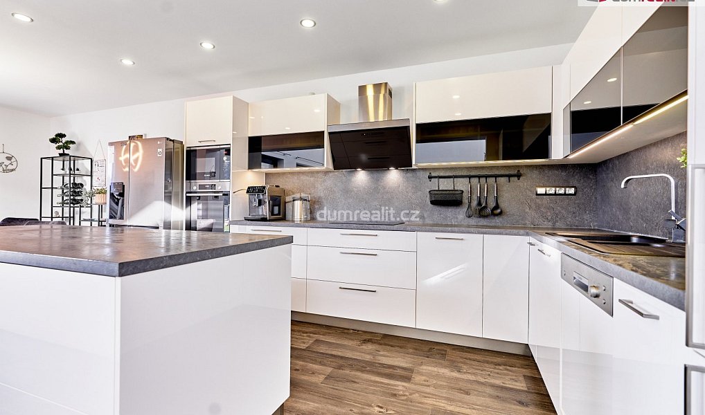 Prodej domu 136 m² s pozemkem 857 m², Nová Role – náhled fotky 5