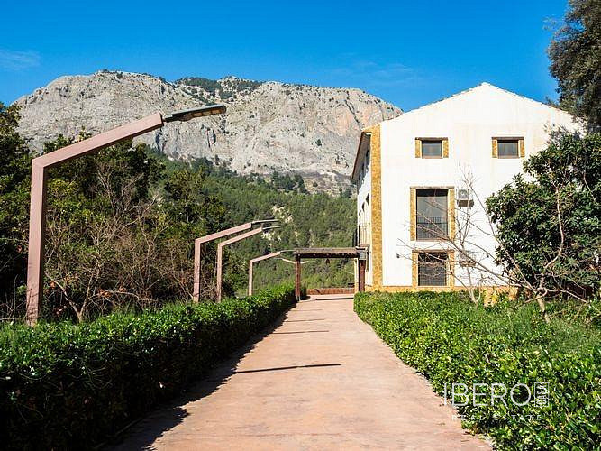 Prodej domu 450 m² s pozemkem 19 670 000 m² - Vista 2