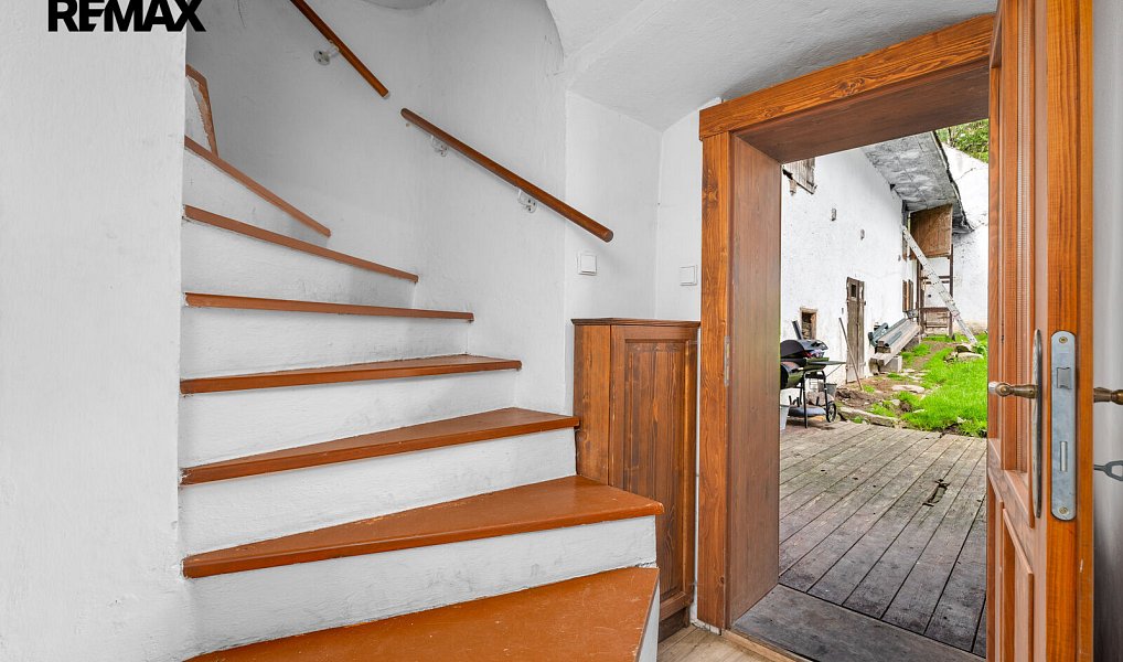 Prodej ubytovacího objektu 185 m², Horní Planá – náhled fotky 17