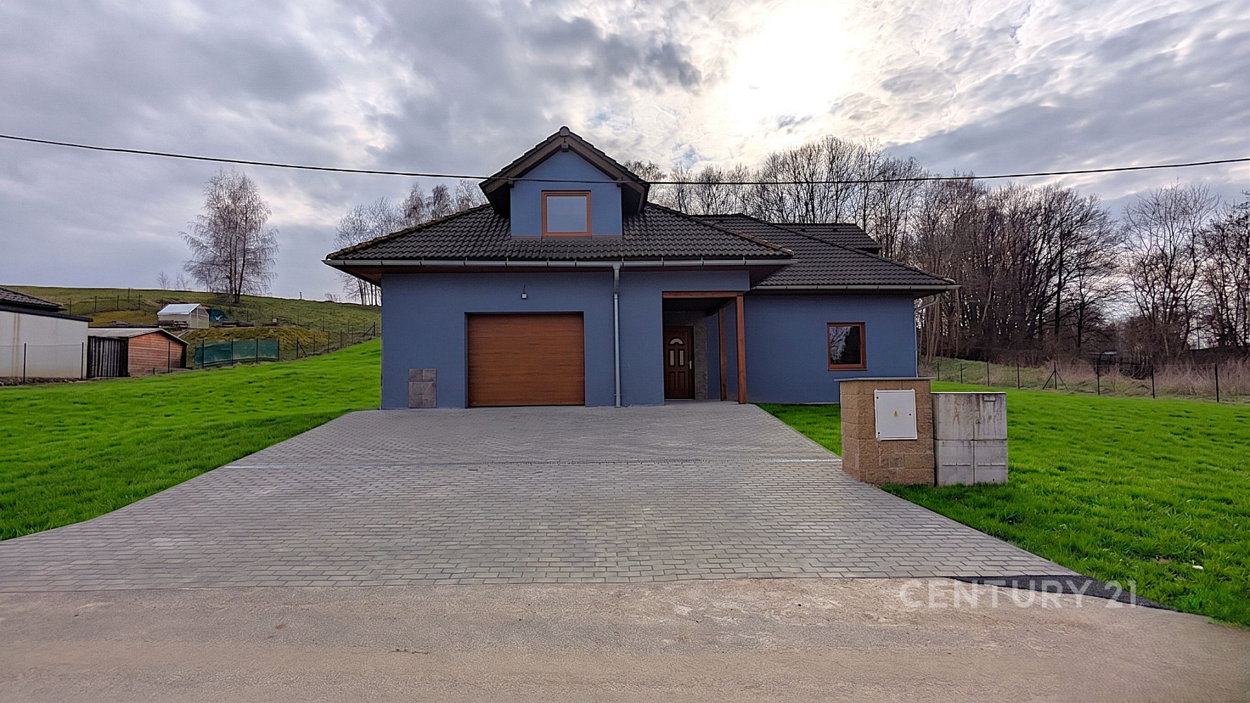 Prodej domu 320 m² s pozemkem 1 686 m²