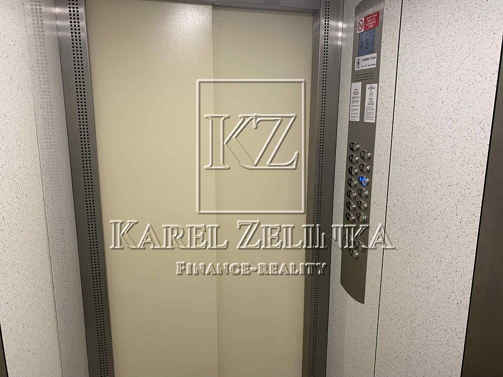 Pronájem bytu 2+1 66 m² – pohled 4