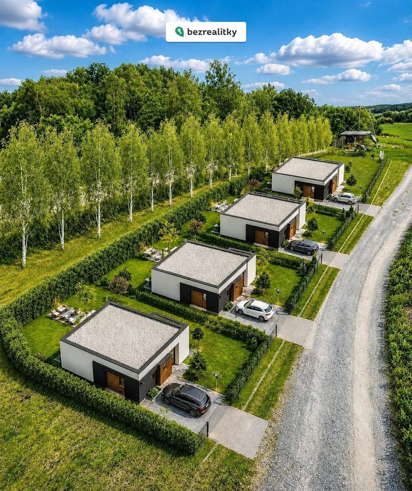 Prodej stavebního pozemku 2 300 m² — photo 2