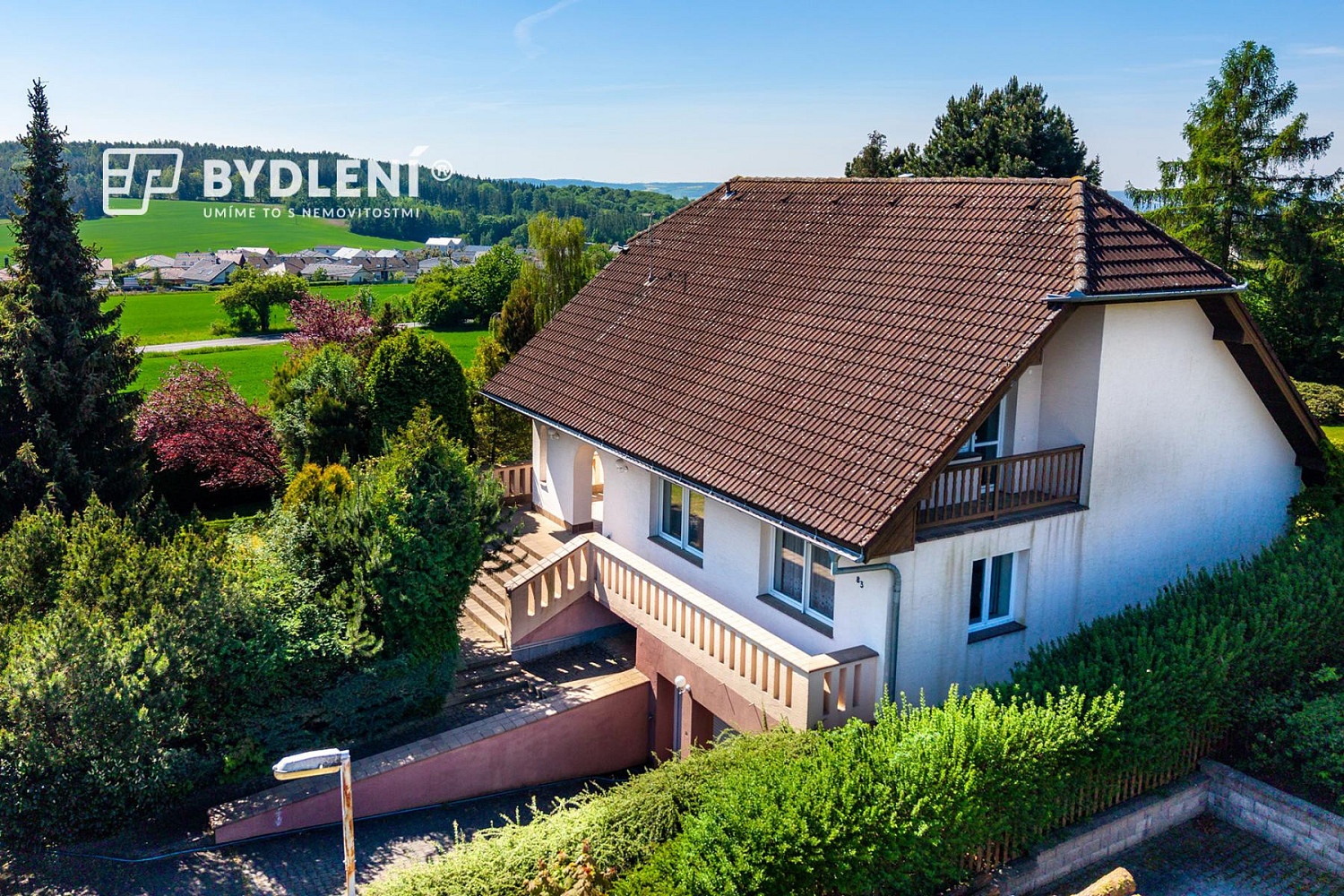 Prodej domu 250 m² s pozemkem 1 975 m²