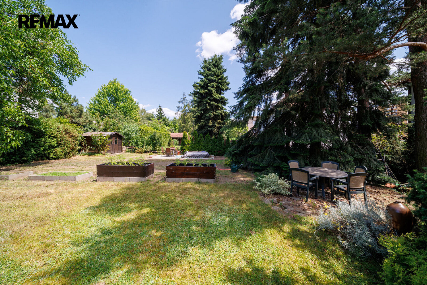 Prodej stavebního pozemku 992 m² – fotografie 3