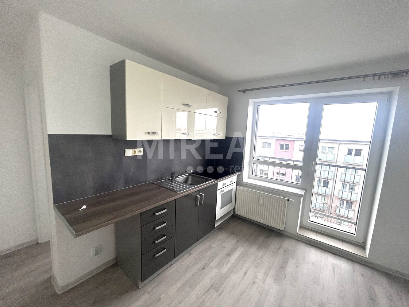 Pronájem bytu 2+kk 32 m² — photo 2