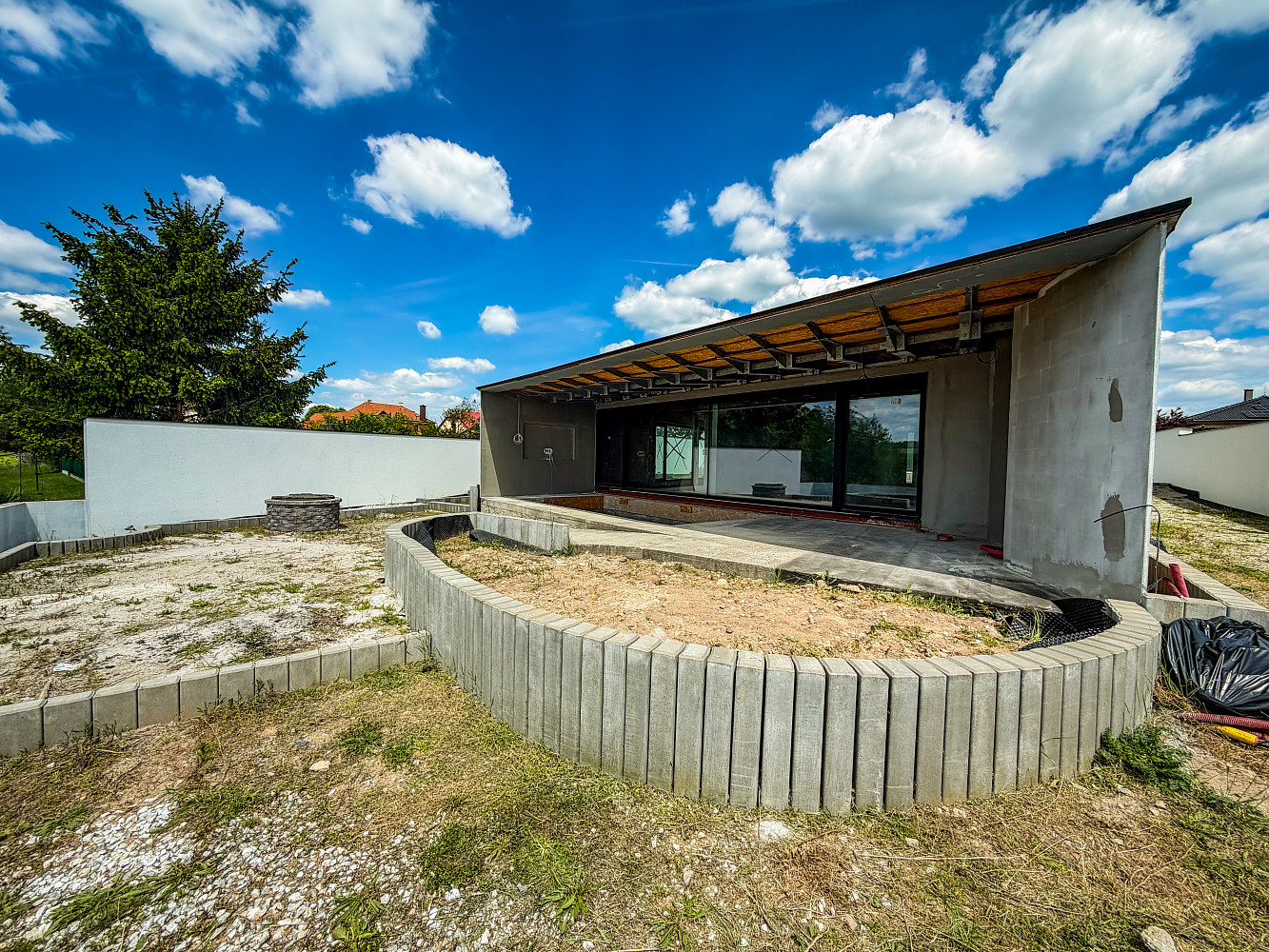 Prodej domu 150 m² s pozemkem 823 m² – pohled 2