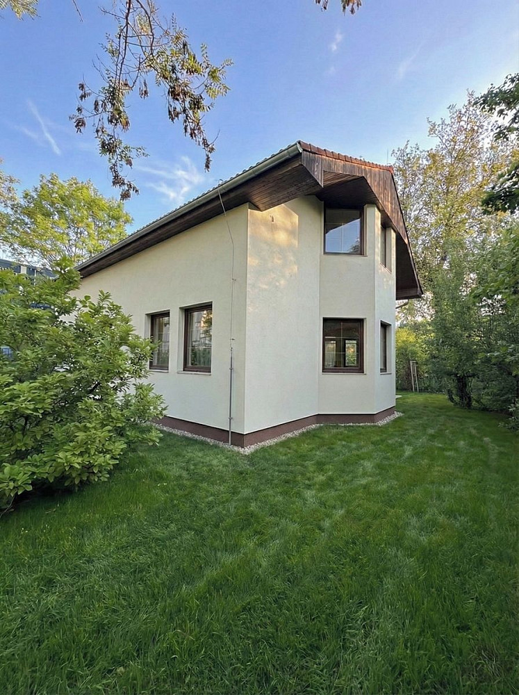 Prodej domu 242 m² s pozemkem 121 m² – fotografie 2