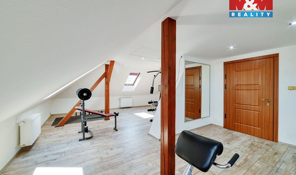 Prodej domu 248 m² s pozemkem 1 621 m², Cheb – náhled fotky 8