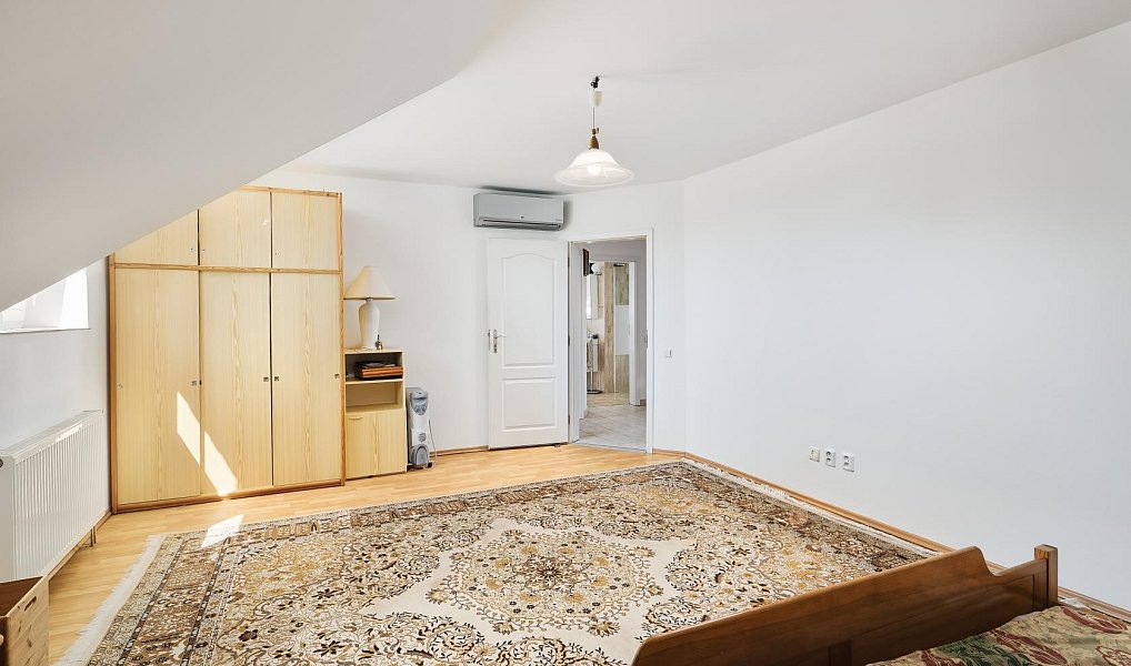Prodej domu 320 m² s pozemkem 648 m², Jesenice – náhled fotky 20