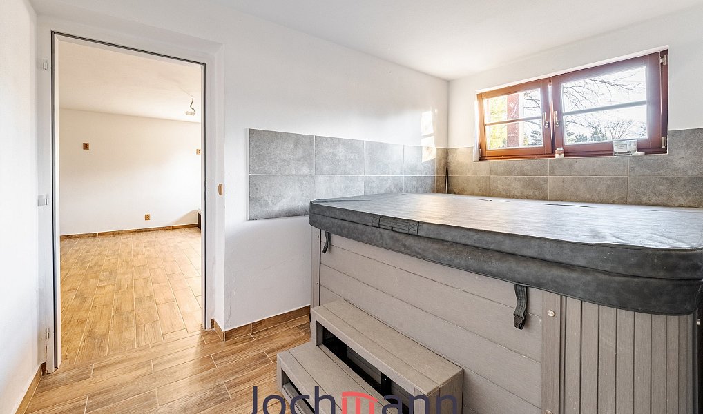 Prodej domu 800 m² s pozemkem 3 947 m², Trhové Sviny – náhled fotky 29