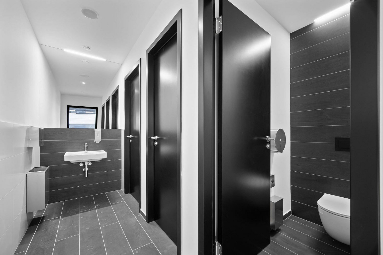 Pronájem kanceláře 307 m² – fotografie 5