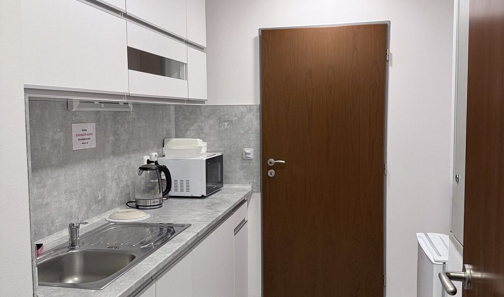 Pronájem kanceláře 29 m², Praha – náhled fotky 3