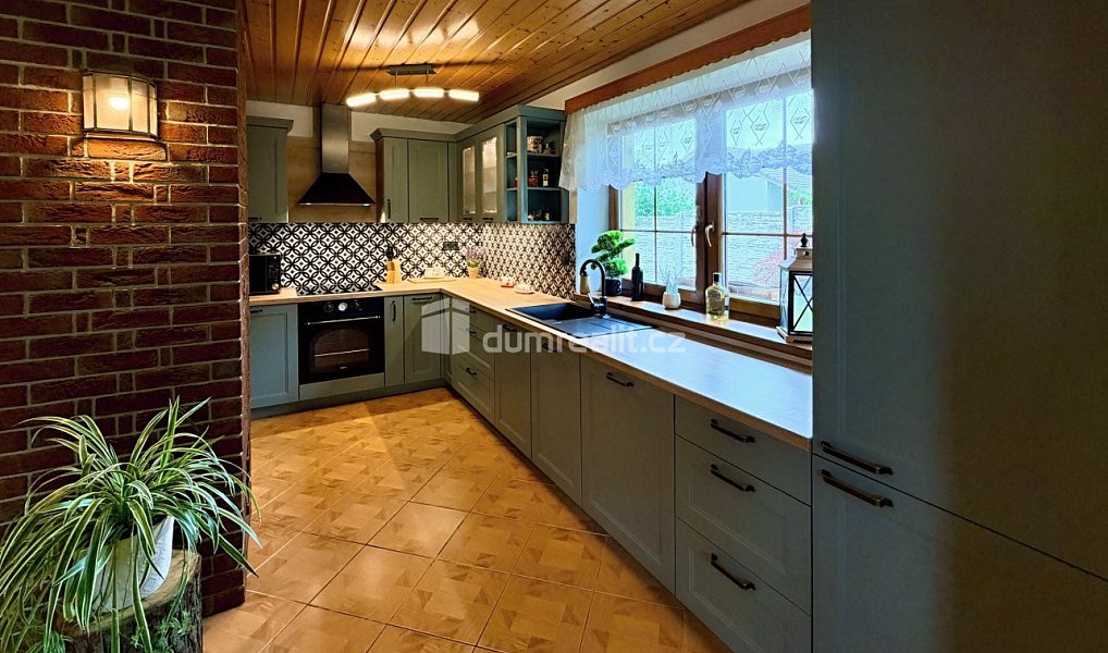 Prodej domu 200 m² s pozemkem 2 055 m², Žeranovice – náhled fotky 10