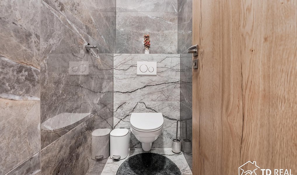 Prodej domu 207 m² s pozemkem 1 077 m², Syrovice – náhled fotky 34