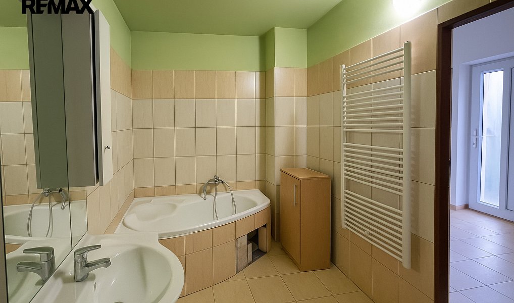 Prodej domu 230 m² s pozemkem 1 032 m², Neratovice – náhled fotky 28