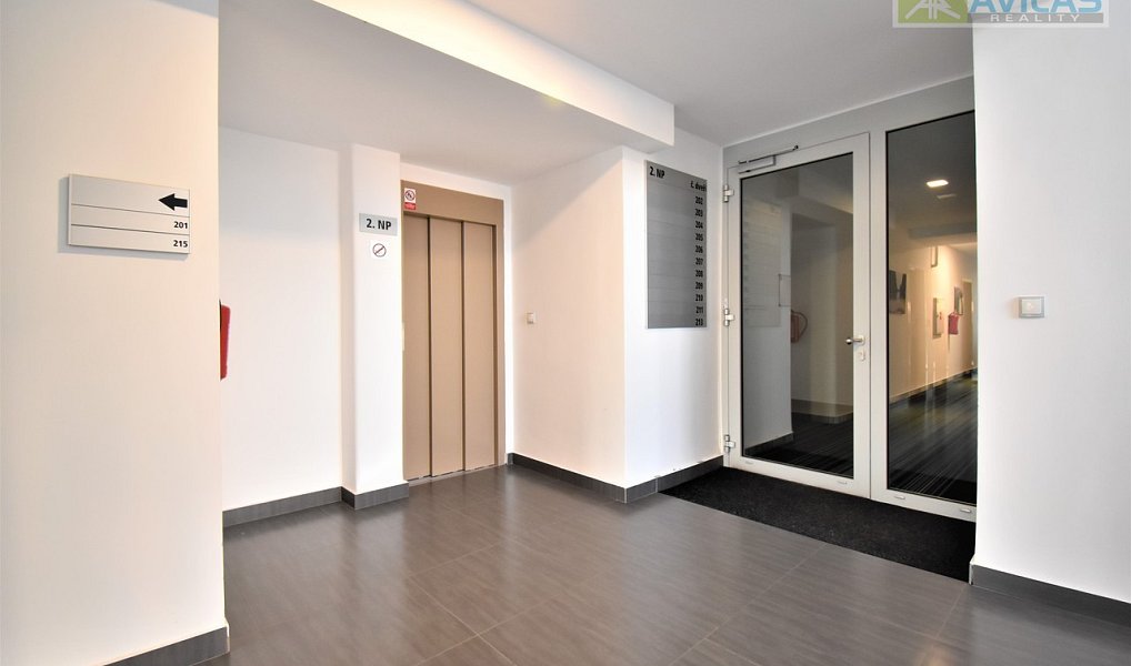 Pronájem kanceláře 35 m², Týnec nad Sázavou – náhled fotky 8
