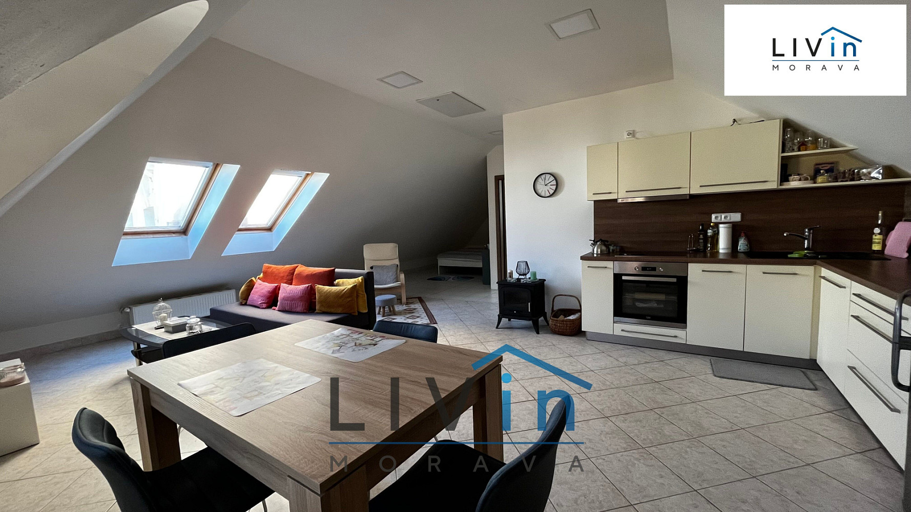 Pronájem bytu 1+kk 52 m²