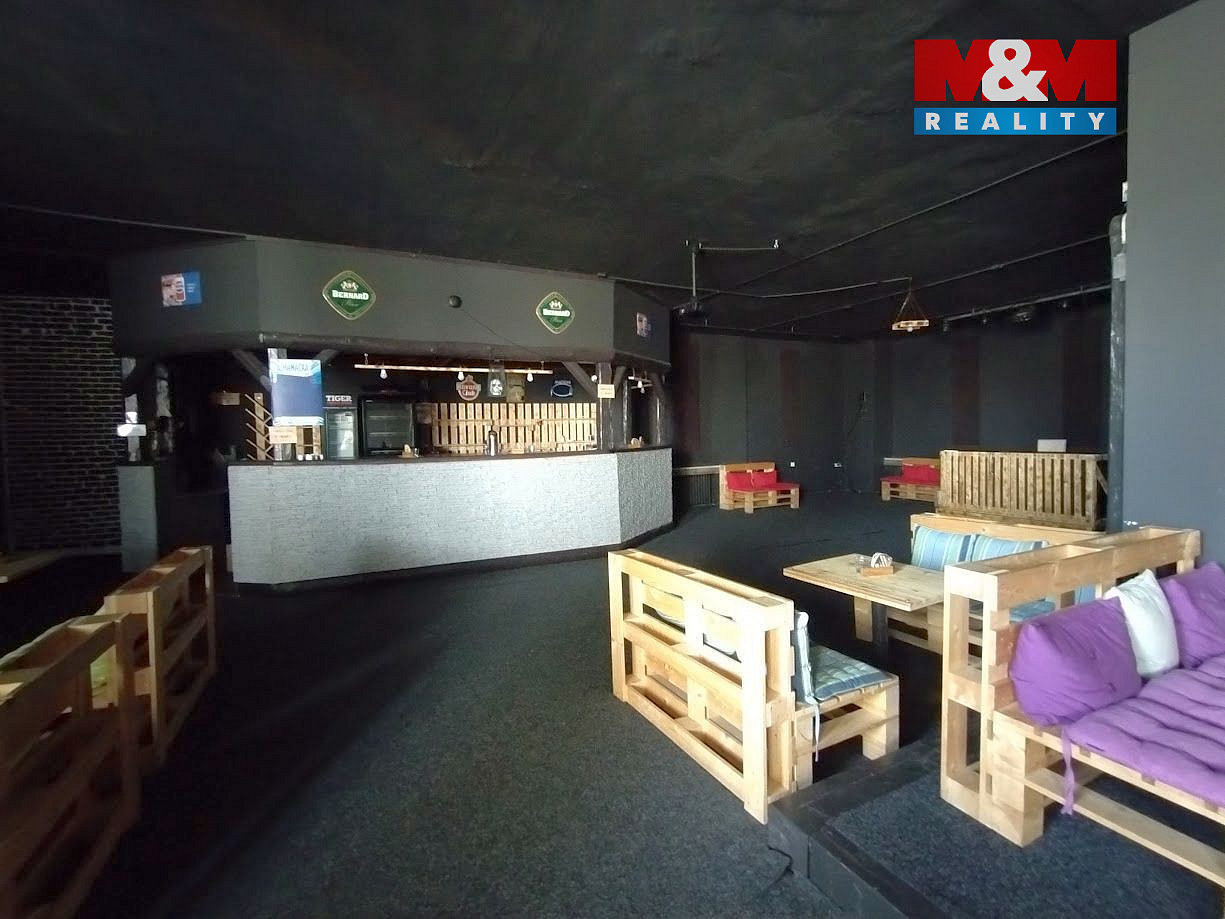 Pronájem obchodních prostor 582 m² — photo 2