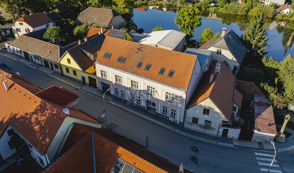 Prodej ubytovacího objektu 597 m², Telč – náhled fotky 30
