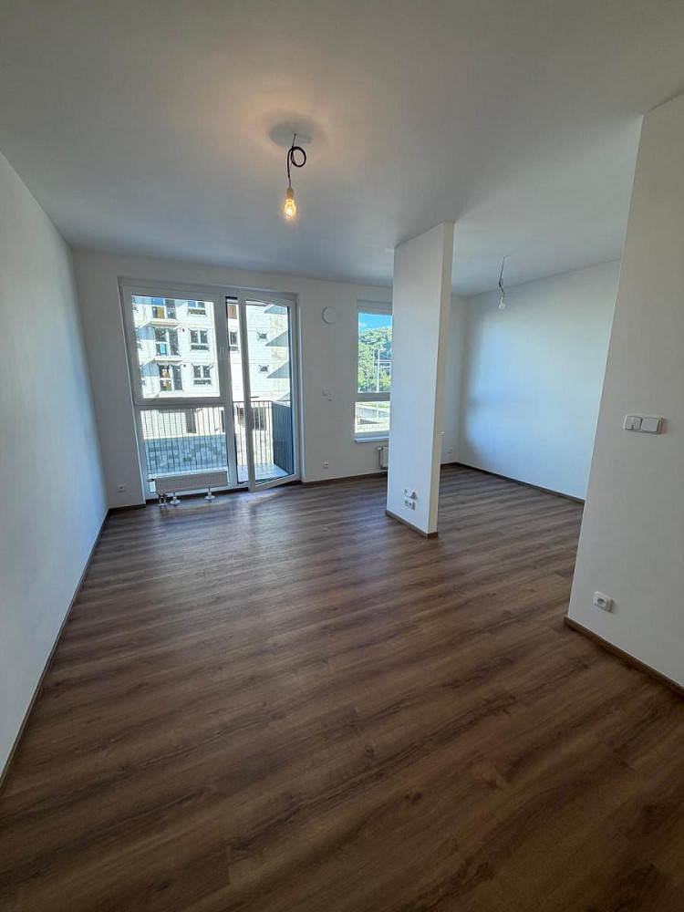 Pronájem bytu 1+kk 38 m² – fotografie 4