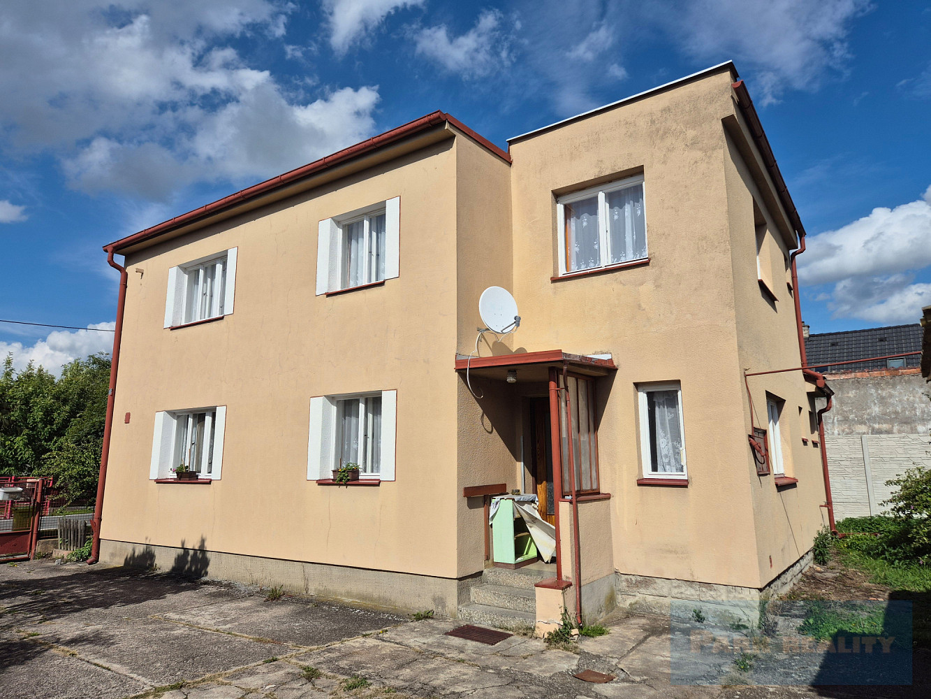 Prodej domu 140 m² s pozemkem 924 m² – fotografie 2