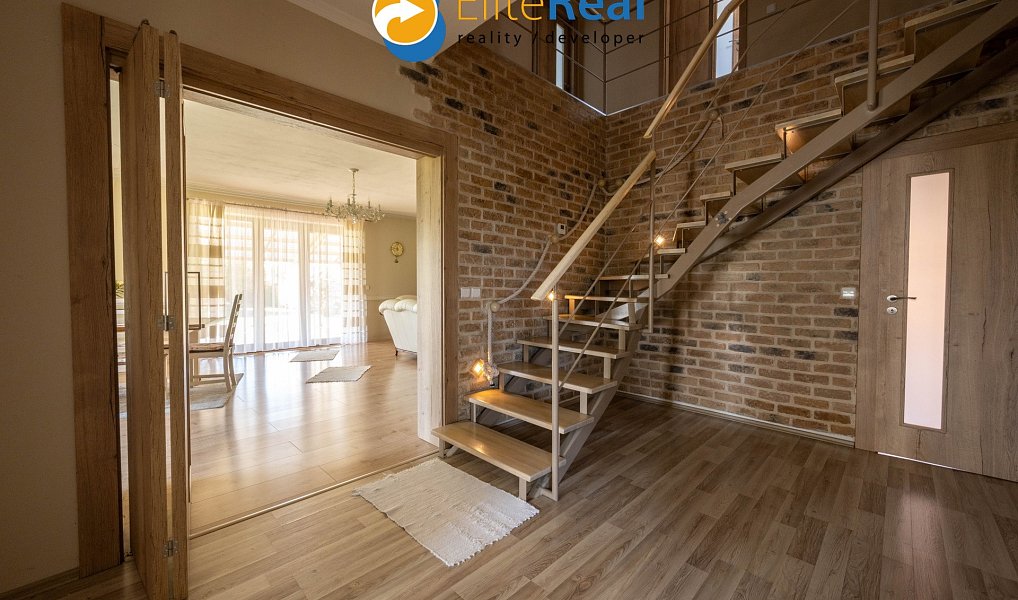 Prodej domu 344 m² s pozemkem 2 194 m², Příkazy – náhled fotky 13