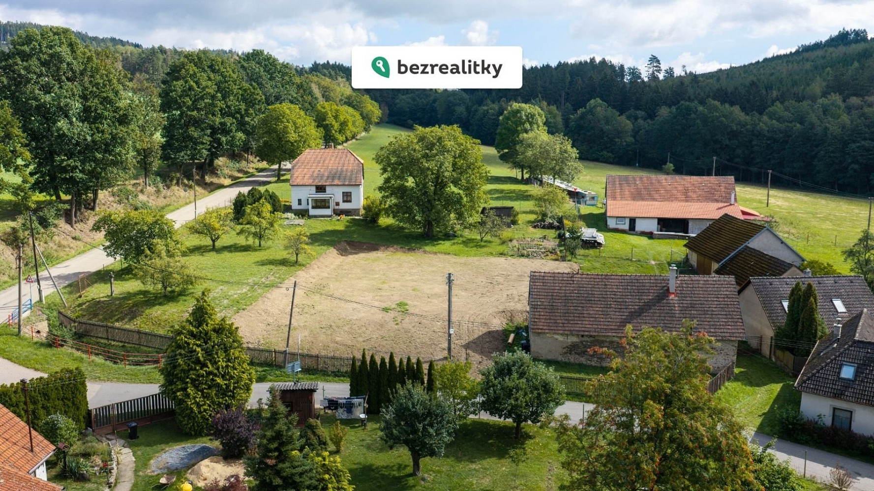 Prodej stavebního pozemku 1 052 m² – fotografie 4