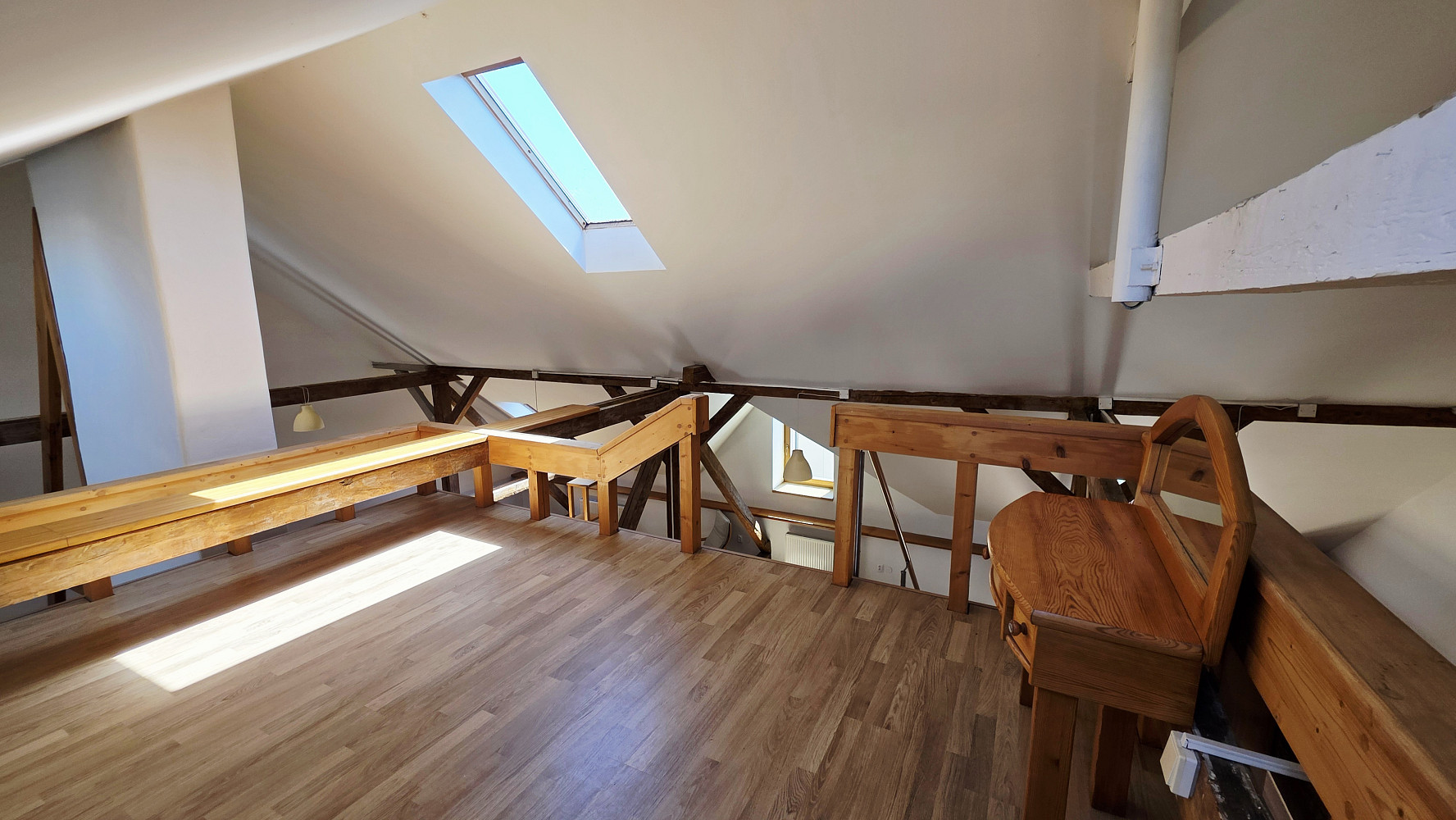 Pronájem kanceláře 106 m² – fotografie 3