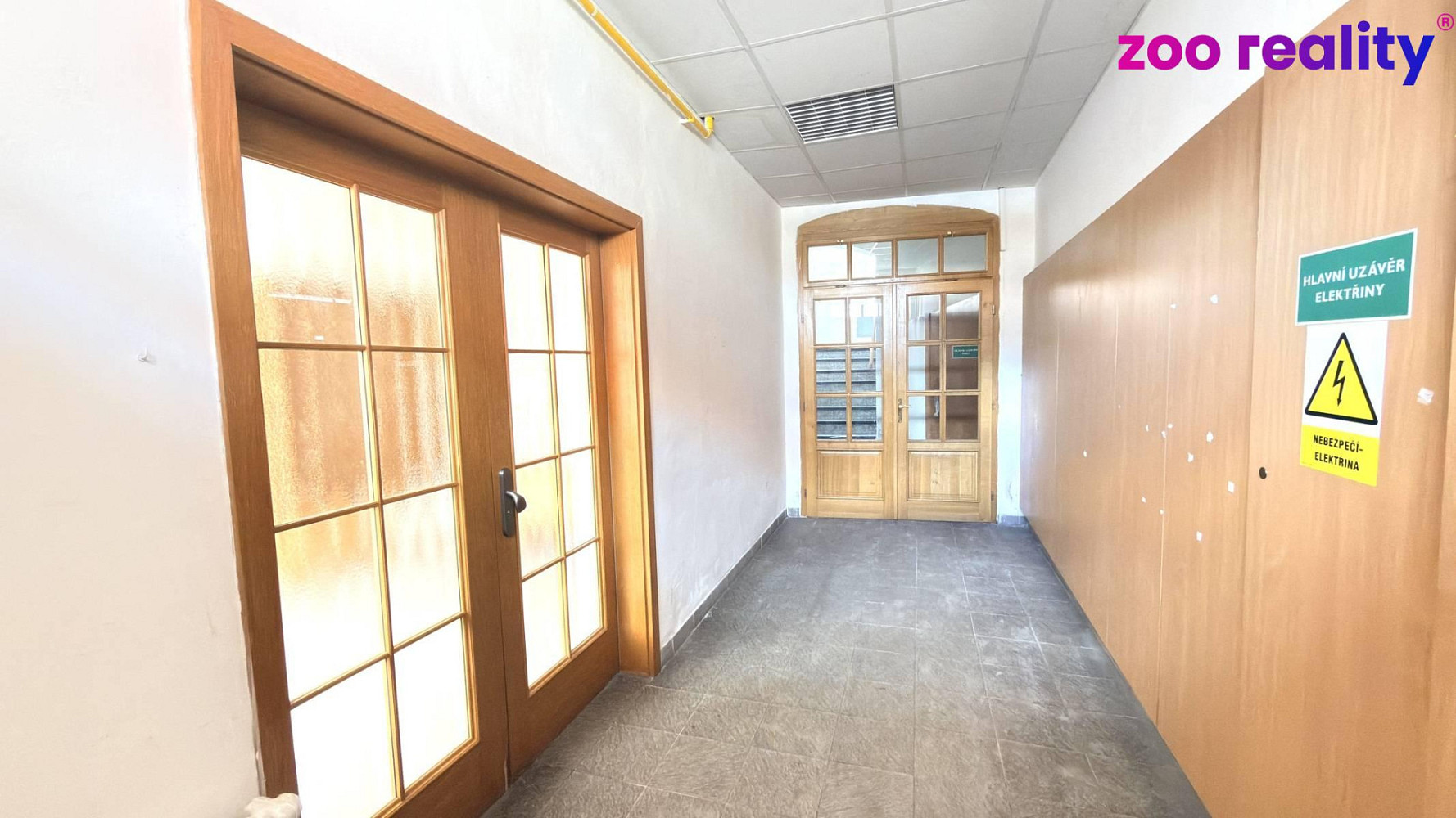 Pronájem obchodních prostor 320 m² – fotografie 2