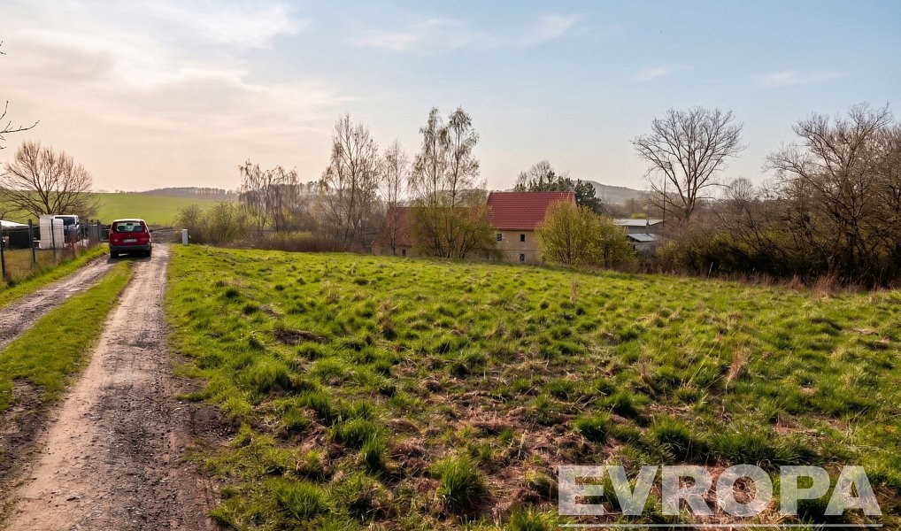 Prodej stavebního pozemku 1 410 m², Dubá – náhled fotky 4