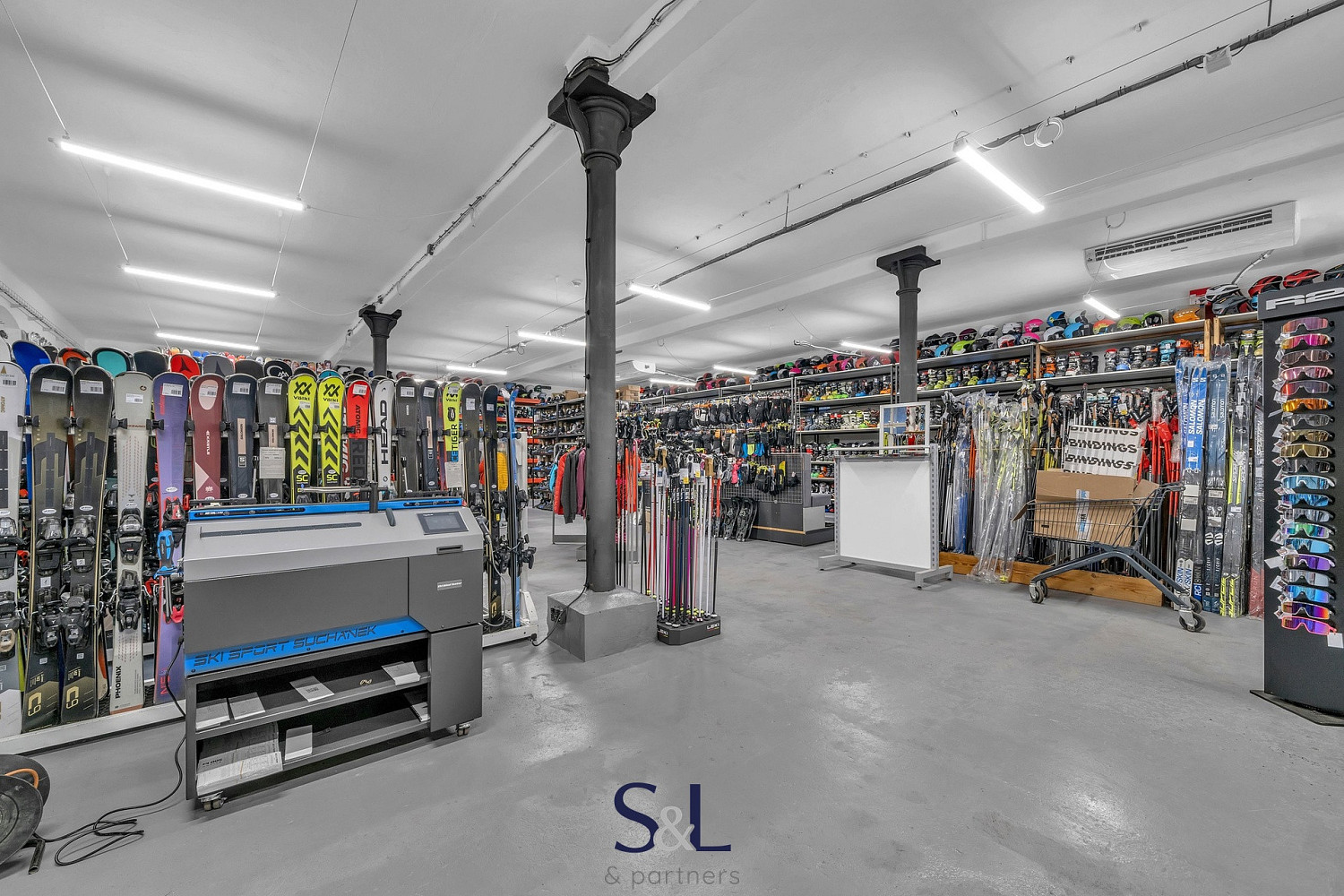 Prodej výrobních prostor 2 098 m² – fotografie 2