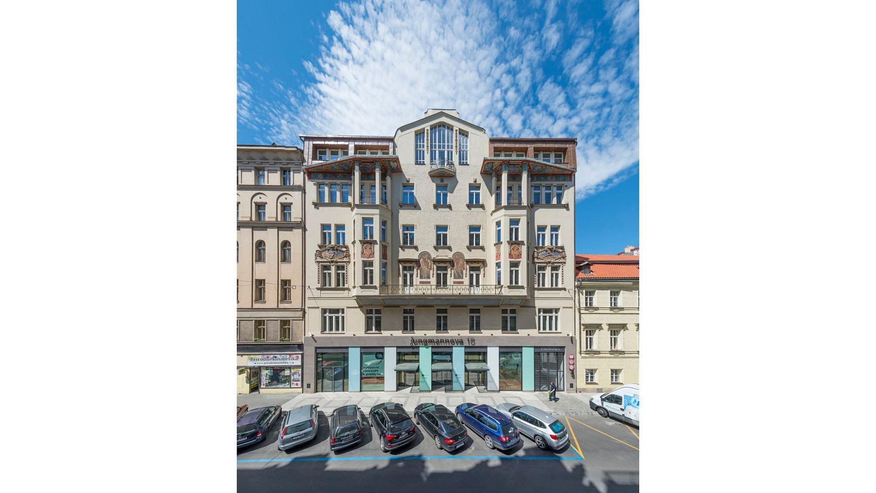 Pronájem kanceláře 719 m²