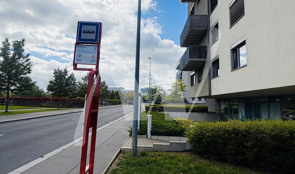 Pronájem kanceláře 349 m², Praha – náhled fotky 4