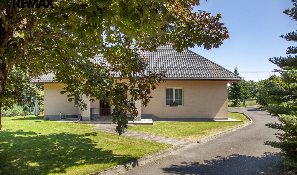 Prodej domu 168 m² s pozemkem 1 157 m², Police – náhled fotky 3