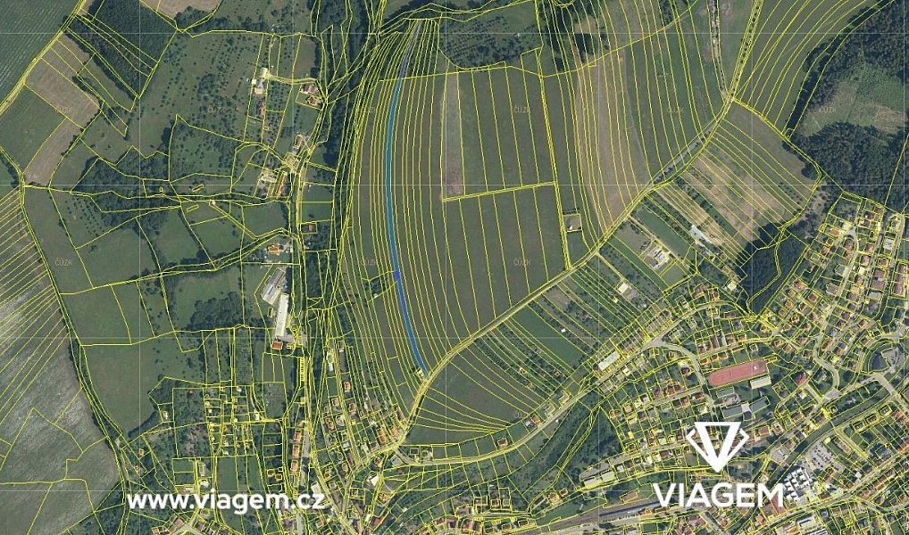 Prodej stavebního pozemku 2 570 m², Luhačovice – fotka 1 z 5