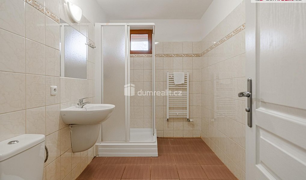 Prodej ubytovacího objektu 350 m², Nové Hamry – náhled fotky 11