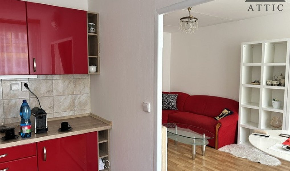 Pronájem bytu 3+1 74 m², Praha – fotka 1 z 16