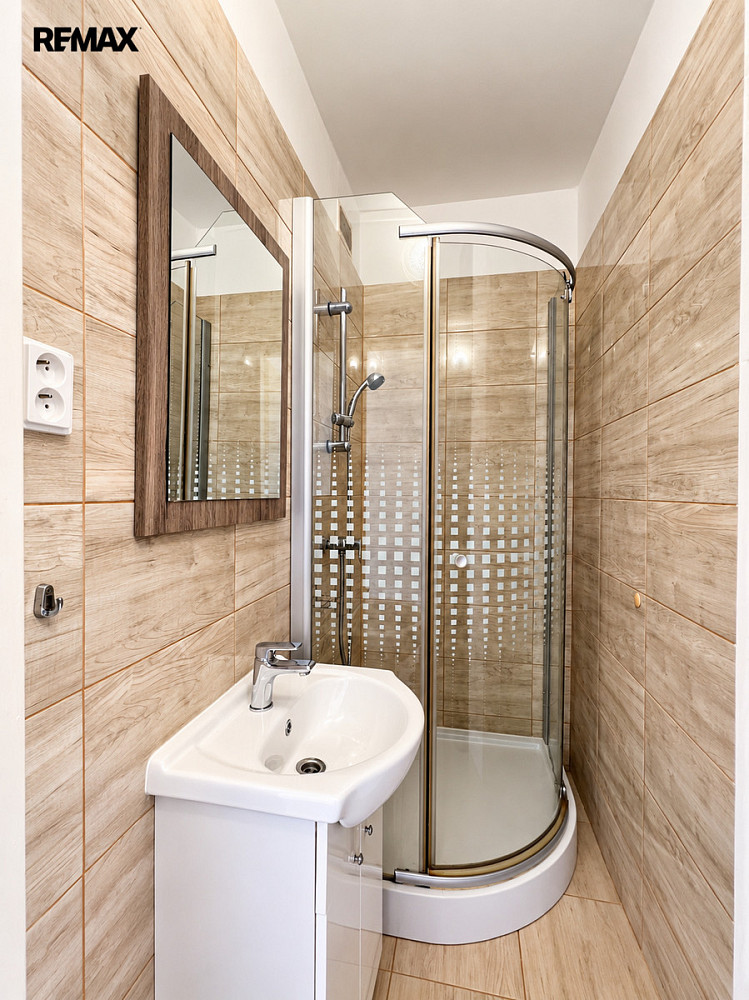 Pronájem bytu 1+kk 24 m² – fotografie 3