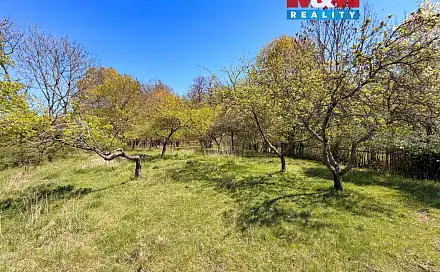 Prodej stavebního pozemku 2 827 m², Hluboš, okres Příbram