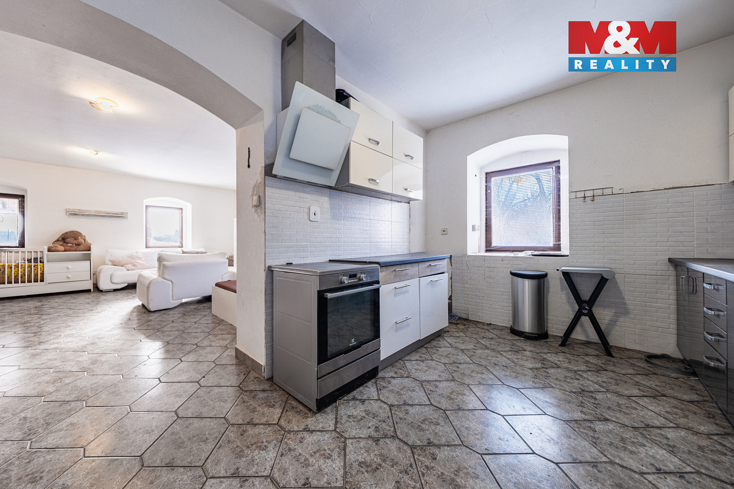 Prodej domu 480 m² s pozemkem 1 898 m² – fotografie 2