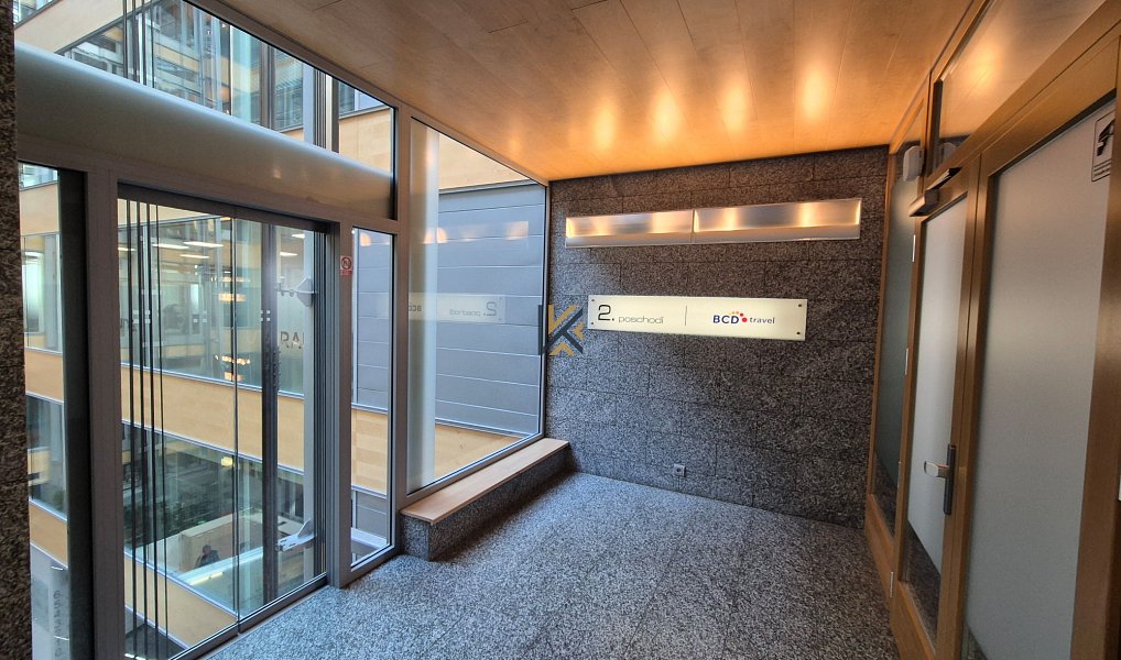 Pronájem kanceláře 140 m², Praha – náhled fotky 10