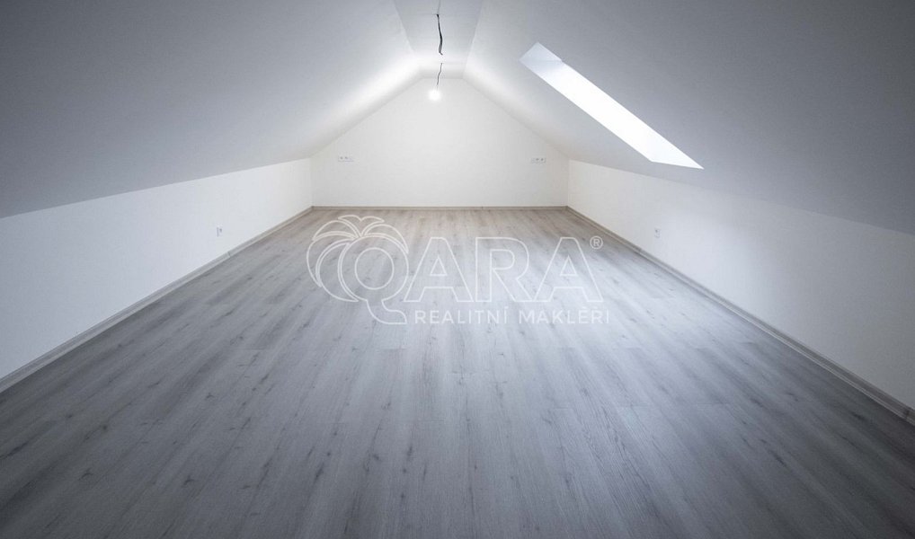Prodej domu 143 m² s pozemkem 186 m², Neratovice – náhled fotky 21