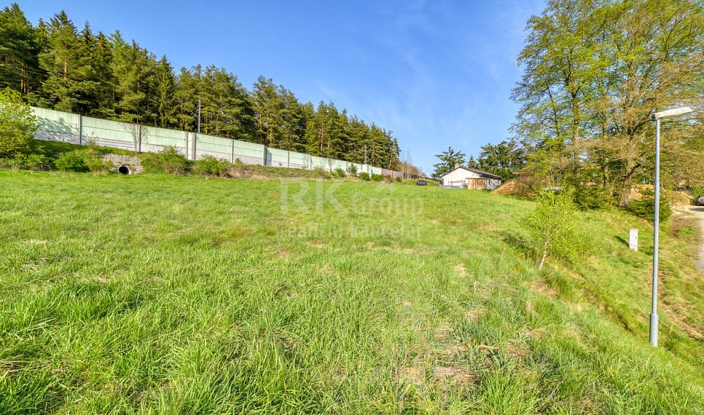 Prodej stavebního pozemku 1 375 m², Valy – náhled fotky 3