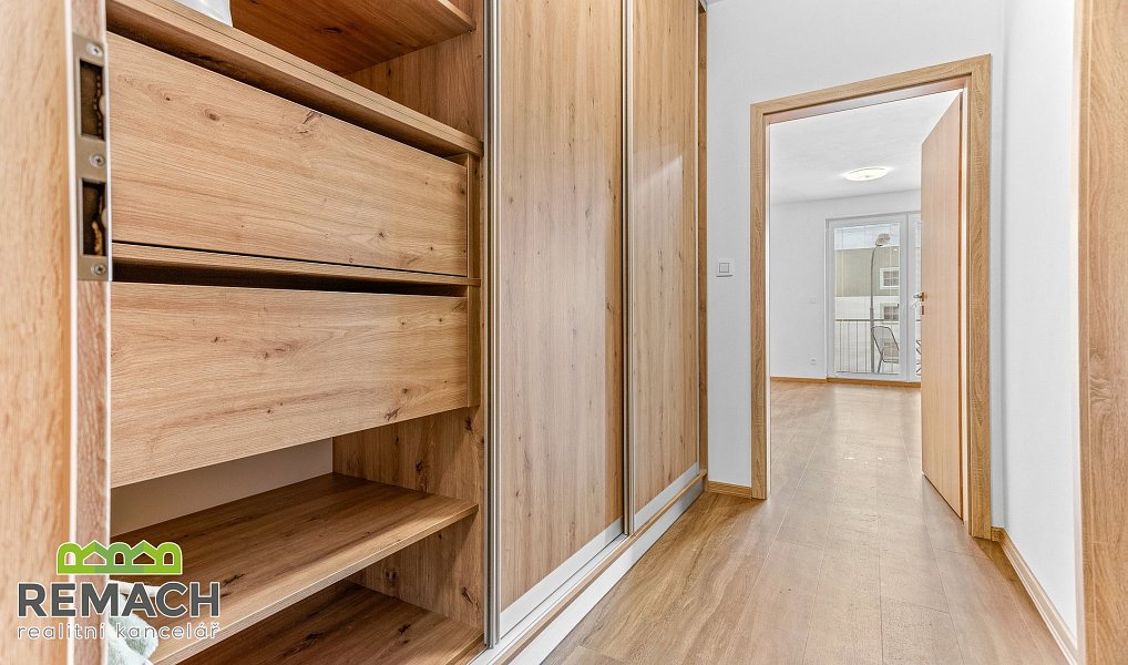 Pronájem bytu 1+kk 40 m², Náchod – náhled fotky 3
